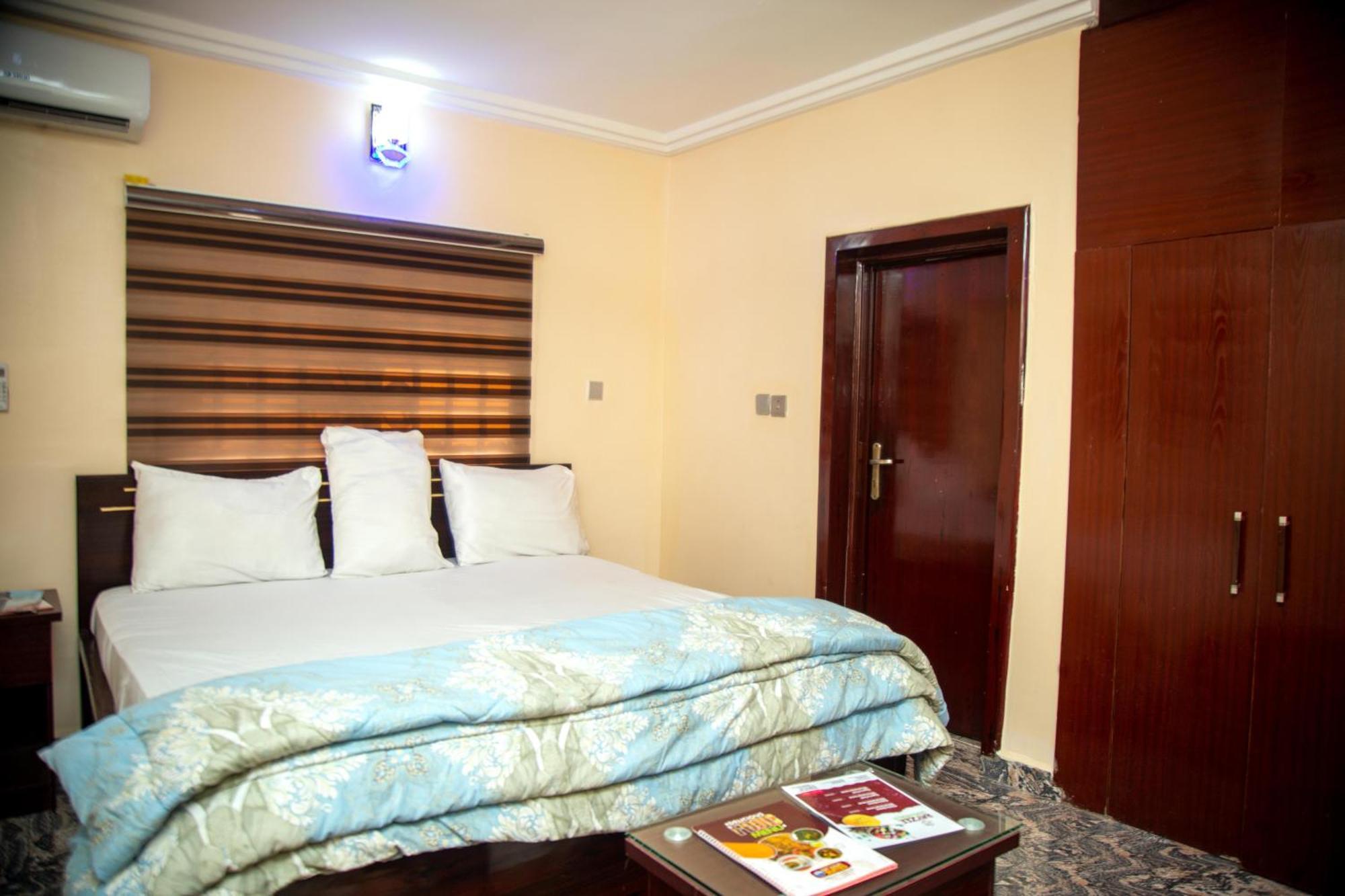 אויו Kay Luxury Suites מראה חיצוני תמונה